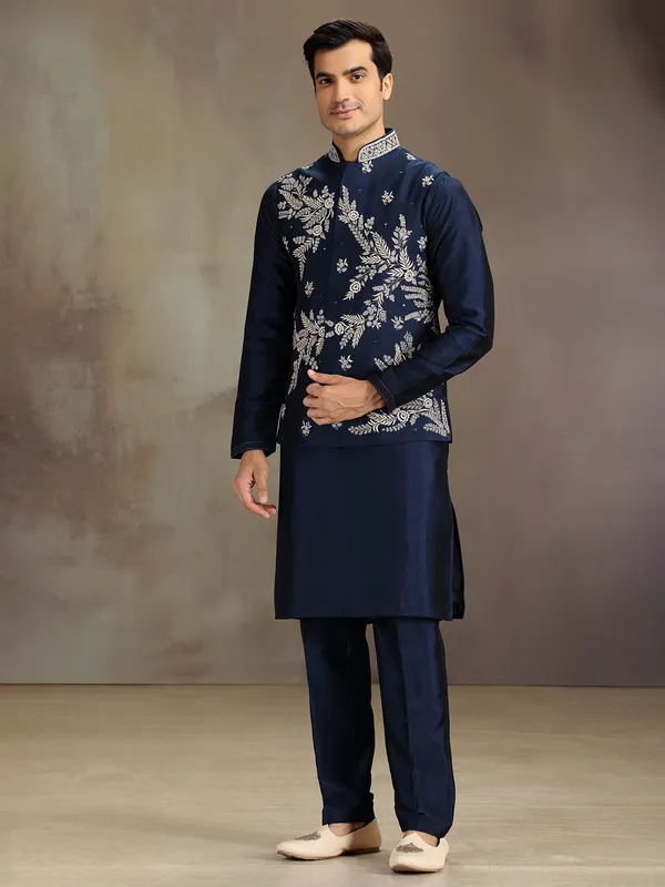 Navy silk waistcoat set with embroidery and sequins