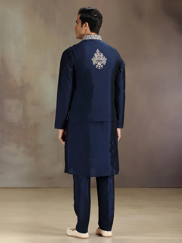 Navy silk waistcoat set with embroidery and sequins