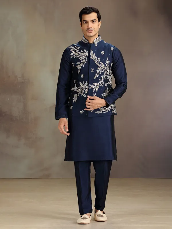 Navy silk waistcoat set with embroidery and sequins
