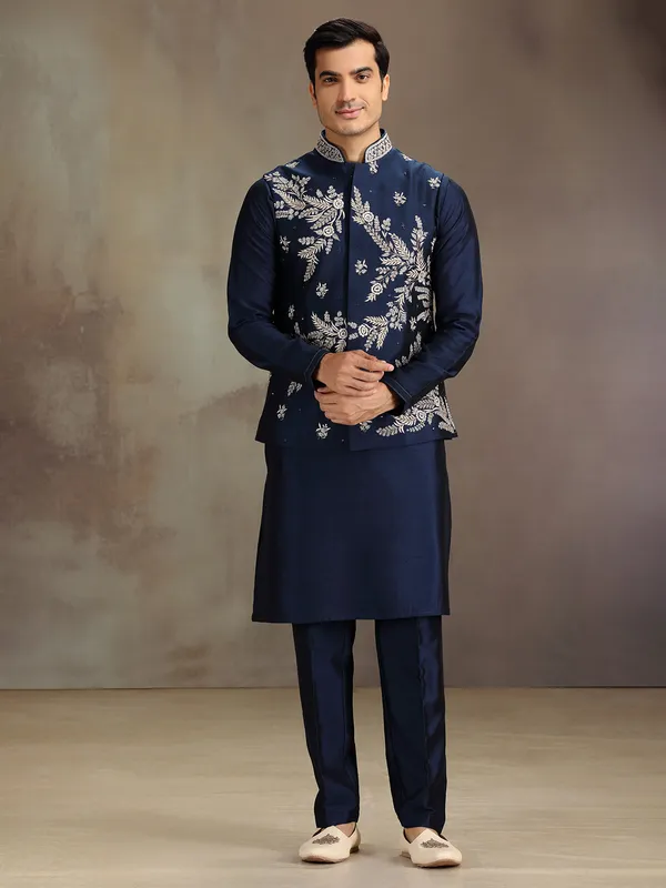 Navy silk waistcoat set with embroidery and sequins