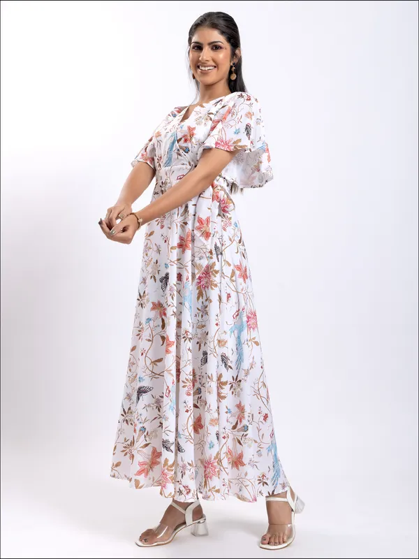 CRIMSOUNE CLUB printed white rayon drees