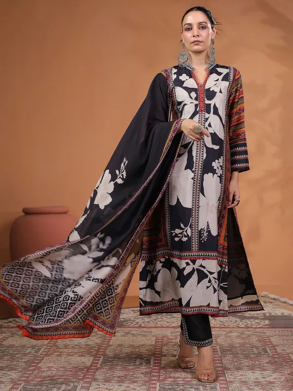 Newest black kurti set in raw silk