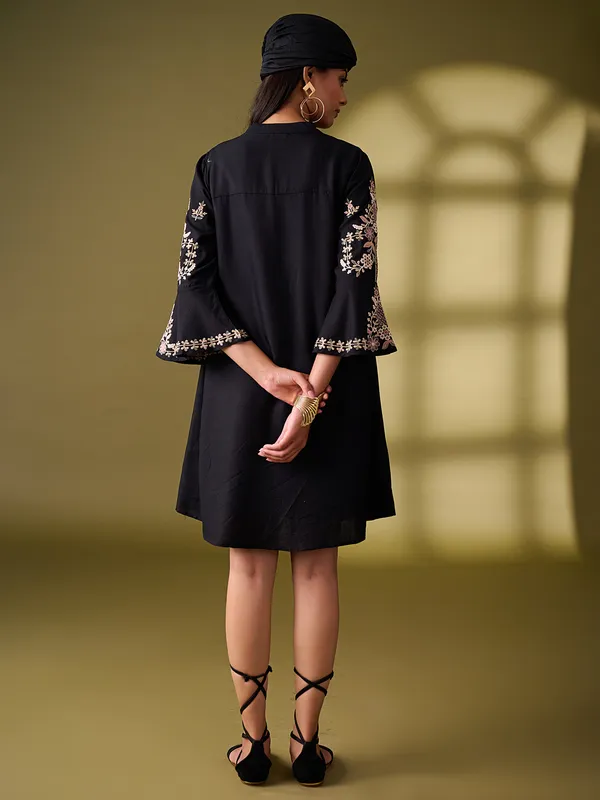 Newest black silk embroidery kurti