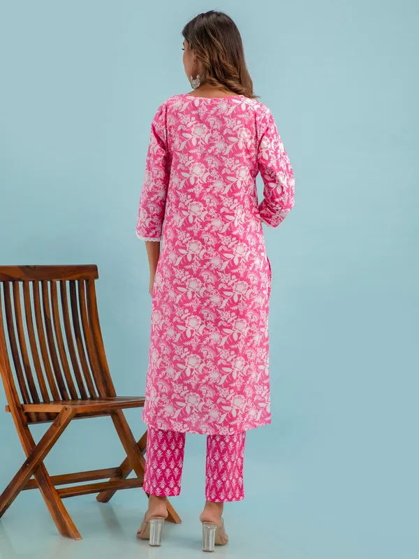 Newest pink embroidery kurti set