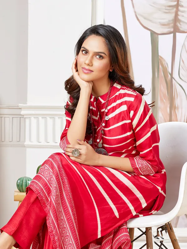 Newest red printed kurti set with dupatta