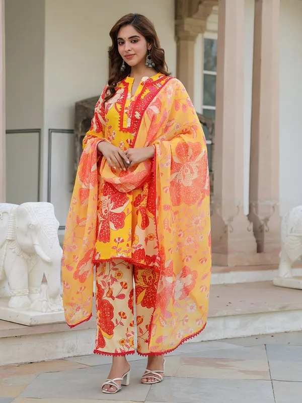 Newest yellow cotton printed kurti set