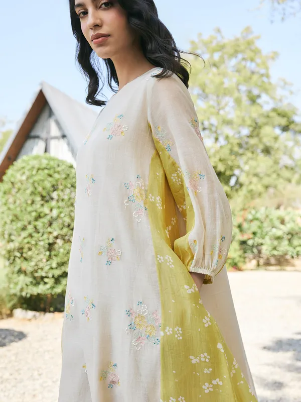 Off white and green printed kurti in muslin cotton