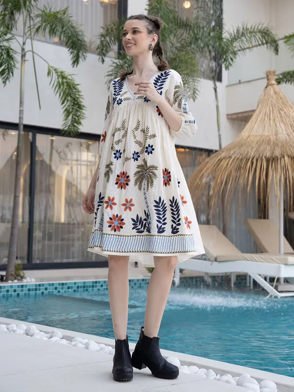 Off white and navy cotton kurti with thread work