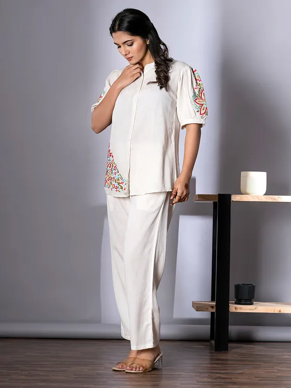 Off-white co-ord set in cotton
