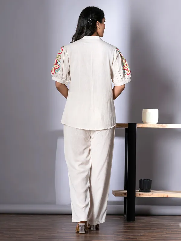 Off-white co-ord set in cotton