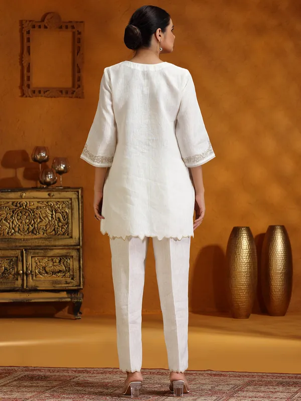Off-white cotton co-ord set for festive