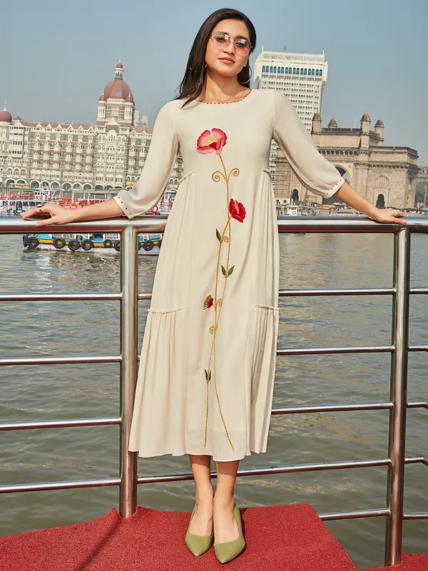 Off white cotton floral embroidery kurti