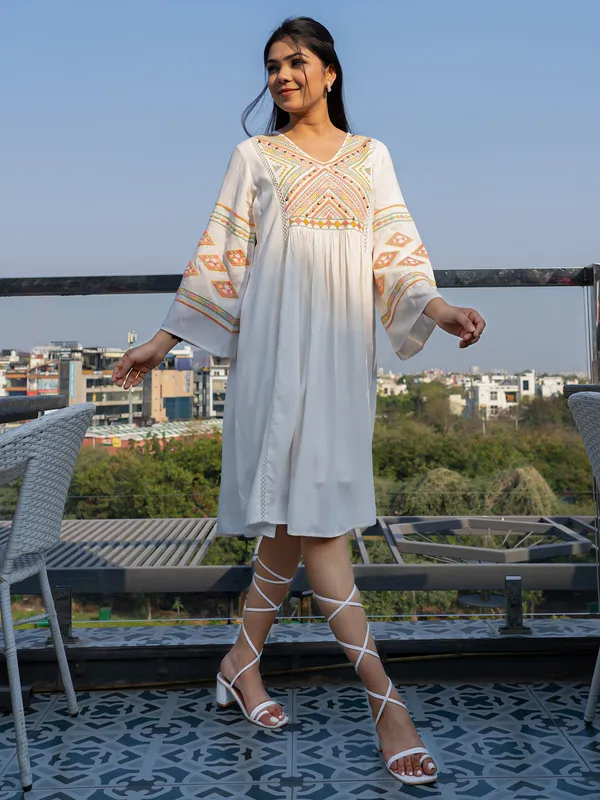 Kurtis Buy White Kurti for Women at G3Fashion in Canada Canada