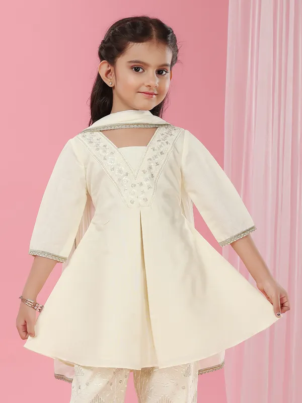 Off white crepe silk salwar suit with dupatta