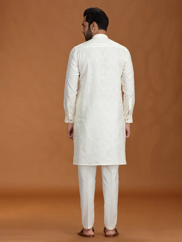 Off-white embroidered linen kurta set for festive