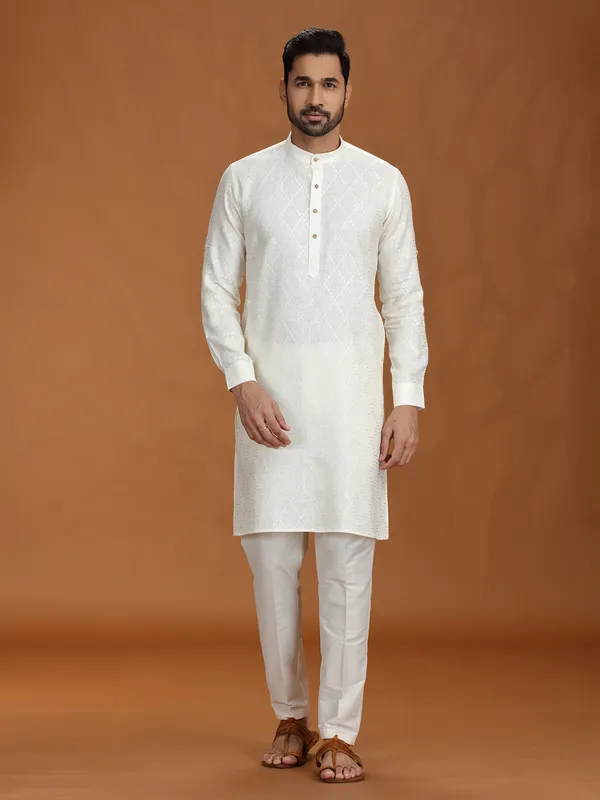 Off-white embroidered linen kurta set for festive