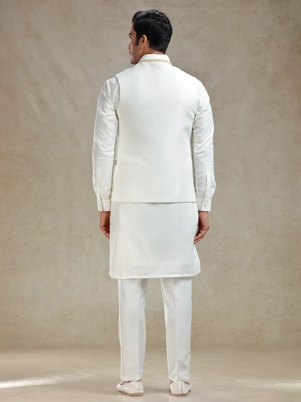 Off white hand printed kurta jacket set