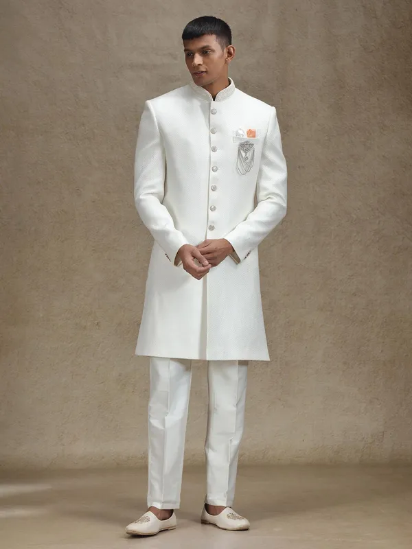 Off white jute fabricated zig zag patterned indo western