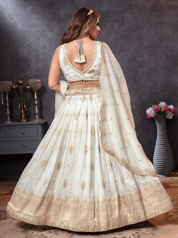 Off white lehenga choli in crepe silk fabric