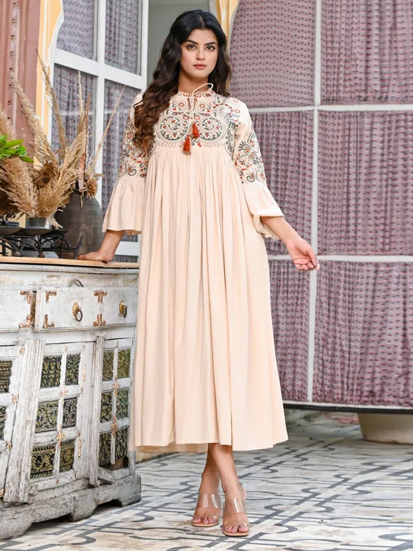 Off white long kurti in cotton