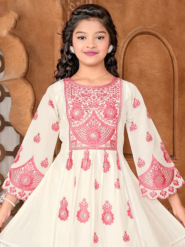 Off white pant salwar suit with thread embroidery work