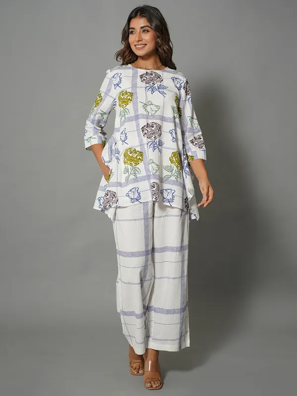Off-white printed co-ord set in cotton silk