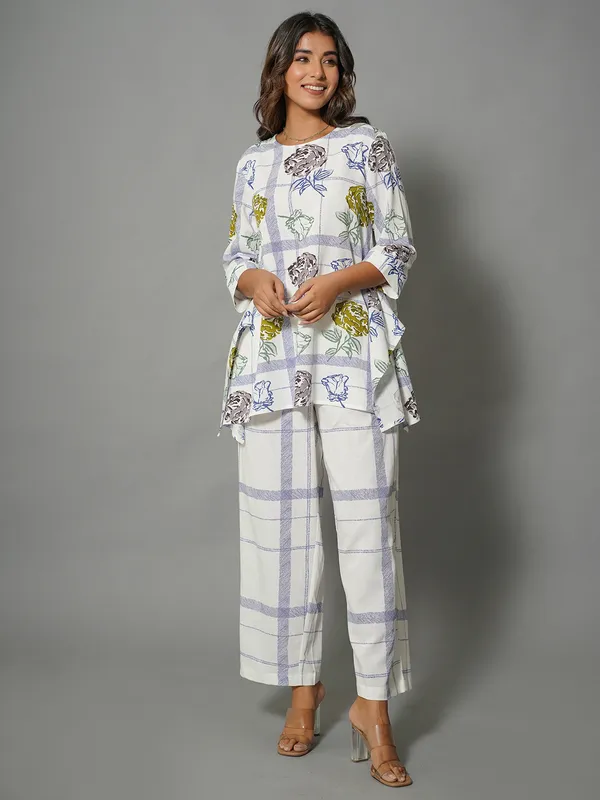 Off-white printed co-ord set in cotton silk