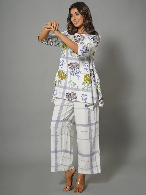 Off-white printed co-ord set in cotton silk