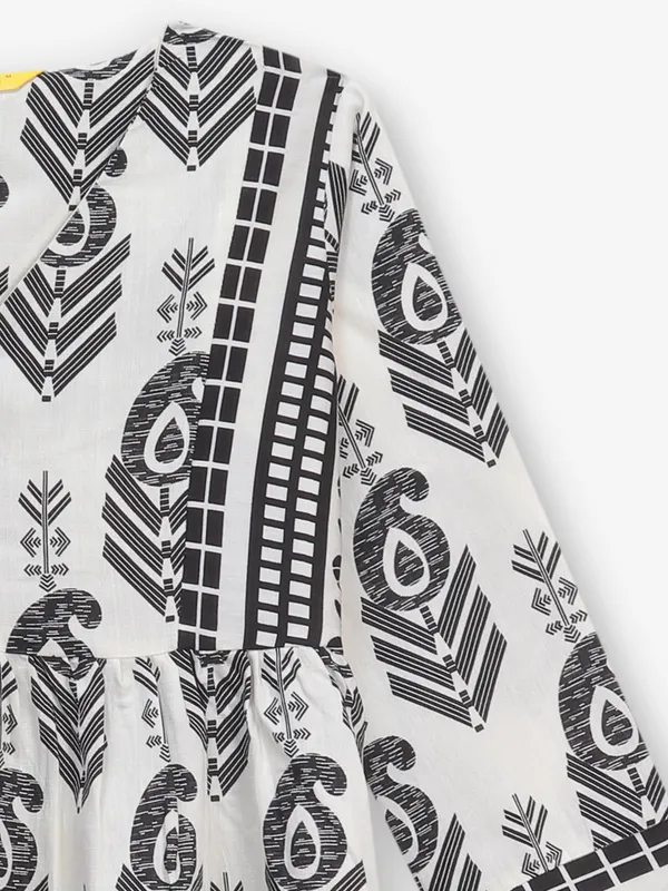 Off-white printed cotton casual top for women
