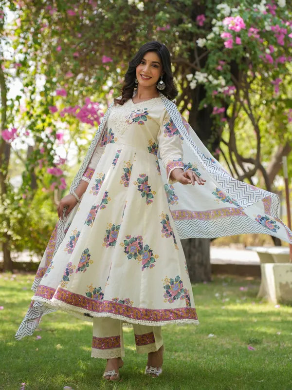 Off-white printed cotton kurti set