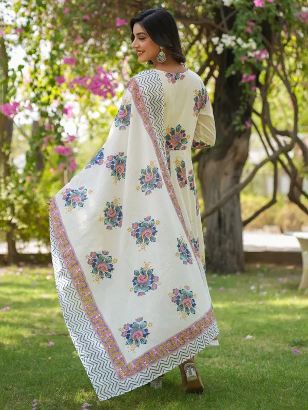 Off-white printed cotton kurti set