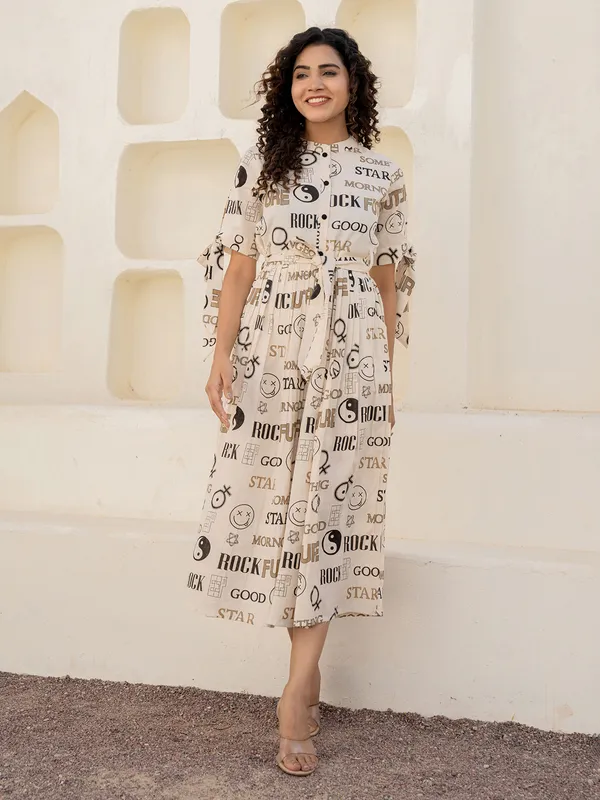 Off white silk printed kurti with collared half sleeves