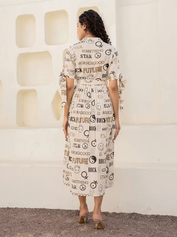 Off white silk printed kurti with collared half sleeves