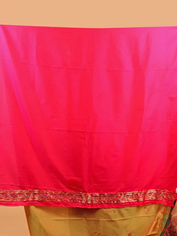 Olive art silk saree with contrast border and pallu