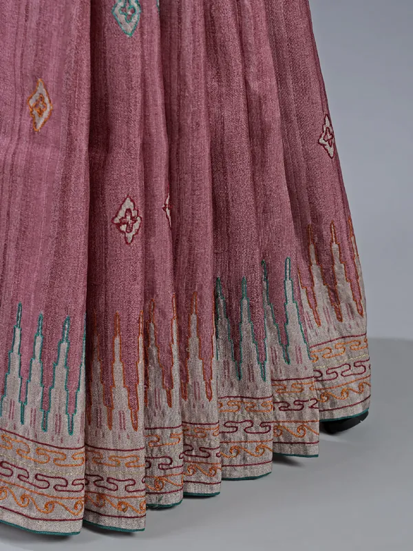 Onion pink silk saree accented for women