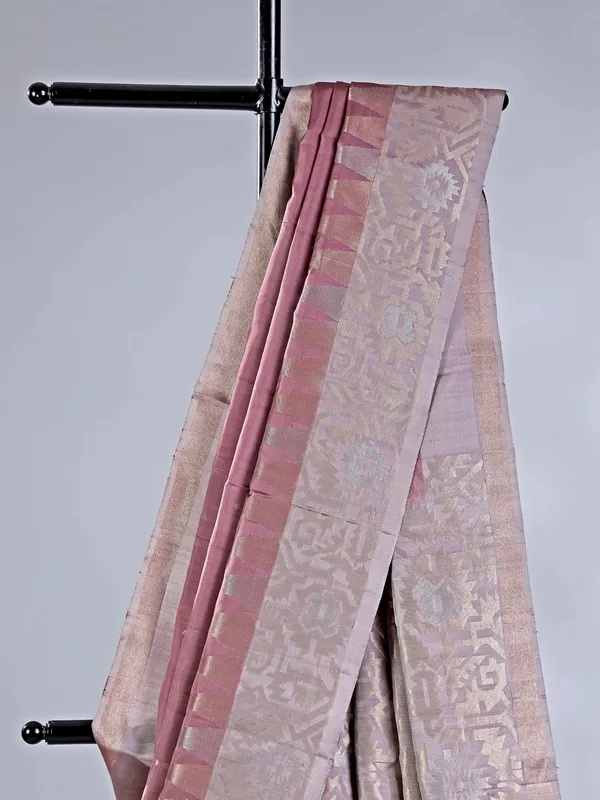 Onion pink silk saree with exquisite zari accents
