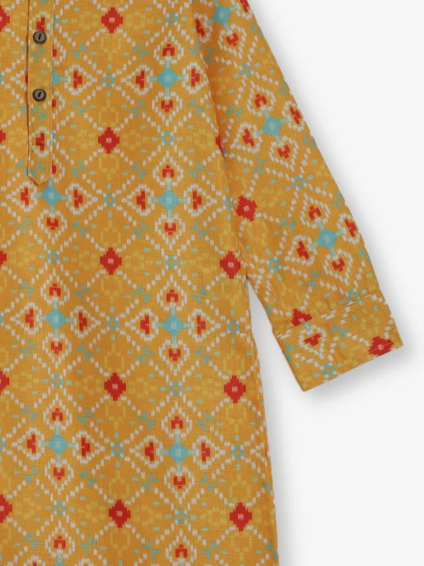 Orange bandhej silk kurta in printed