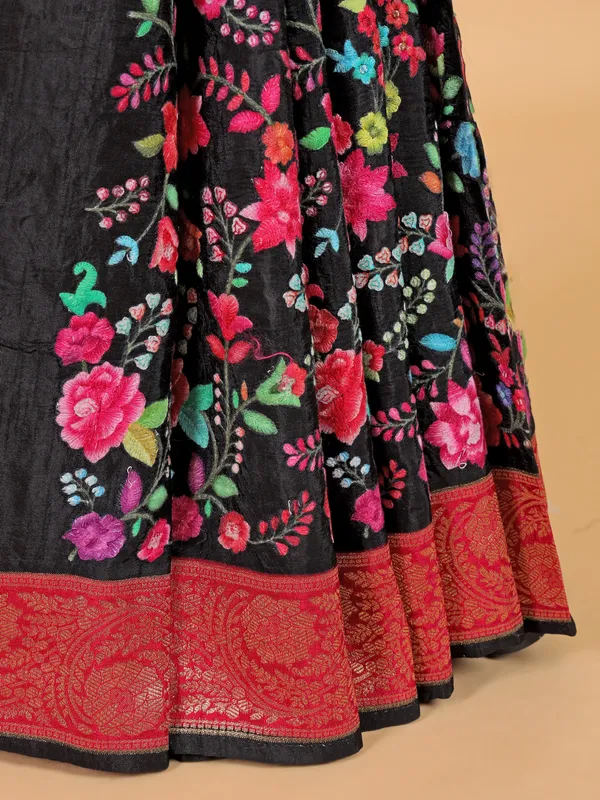 Party look red and black silk saree