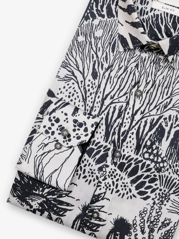 Party style black and white cotton shirt for men