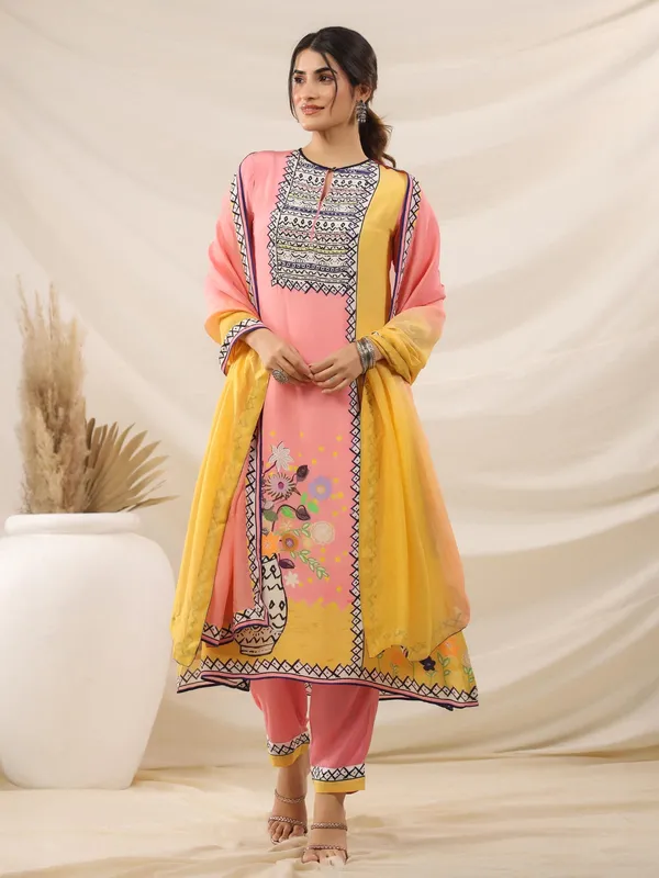 Peach printed kurti set in viscose georgette