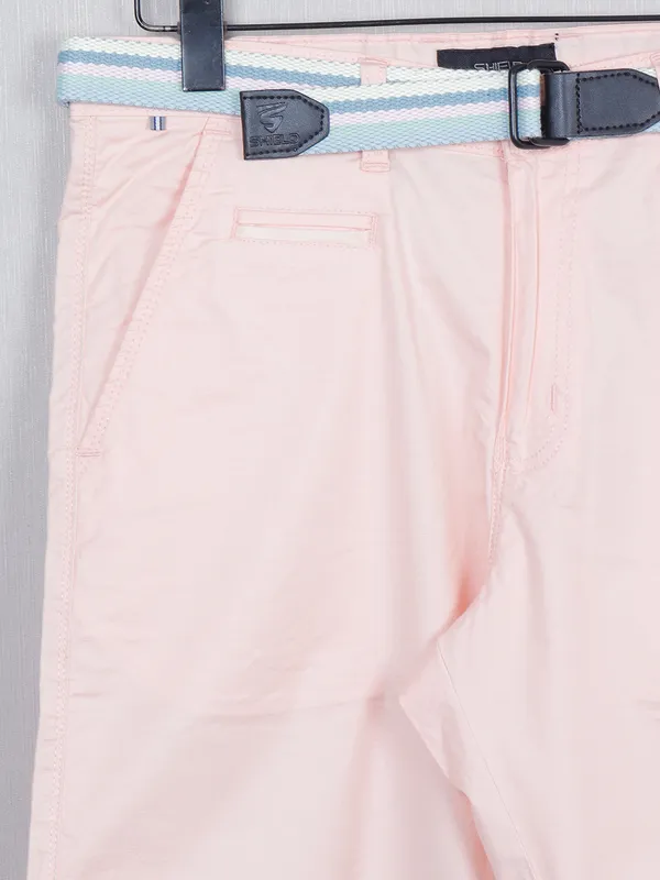 Peach shade cotton slim-fit shorts