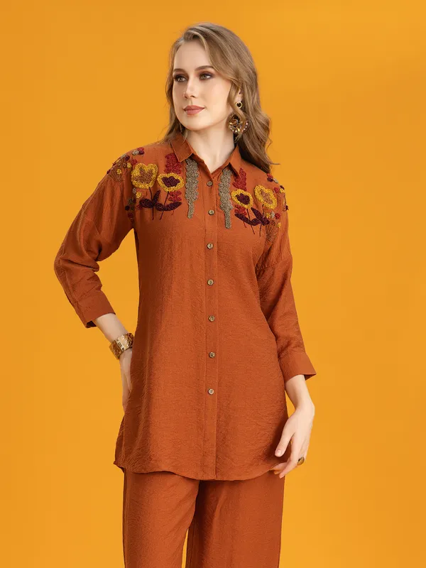 Peach silk co-ord set with thread embroidery