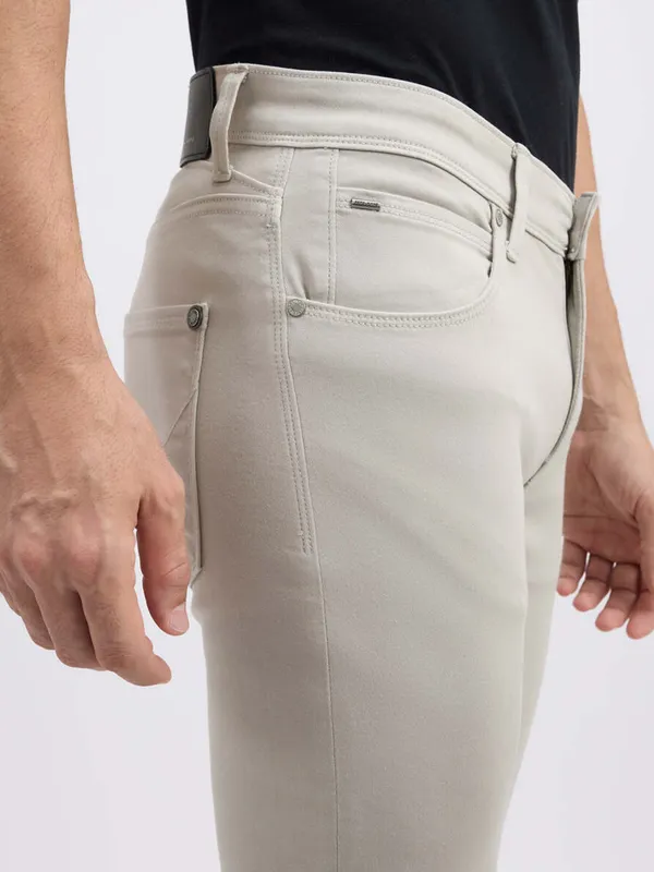 PEPE solid beige slim fit denim jeans for men