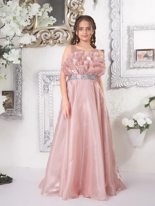 Ladkiyon ke fancy gown shop