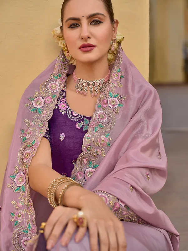 Pink saree with embroidery border