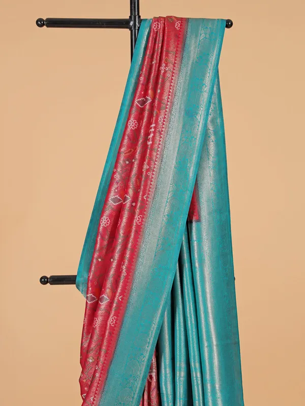 Pink silk saree with contrast rama green border