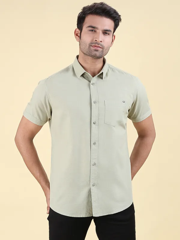 Pioneer pista green patch pocket solid shirt