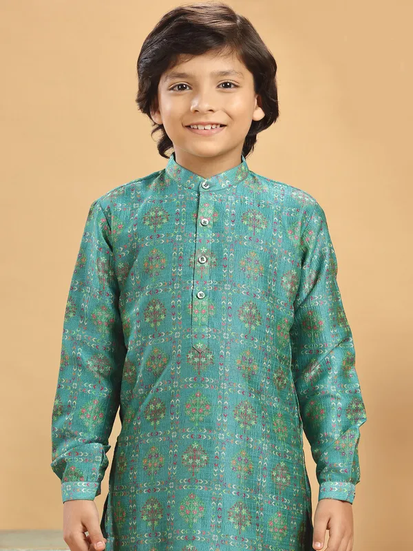 Printed kurta suit in silk in green