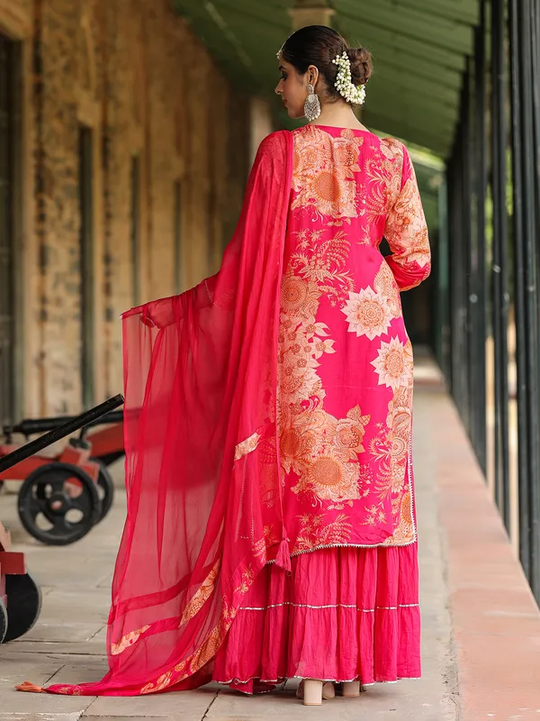 Printed magenta long kurti with dupatta