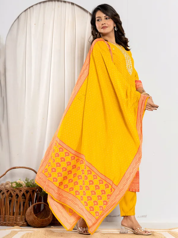Printed mustard yellow kurti set for women